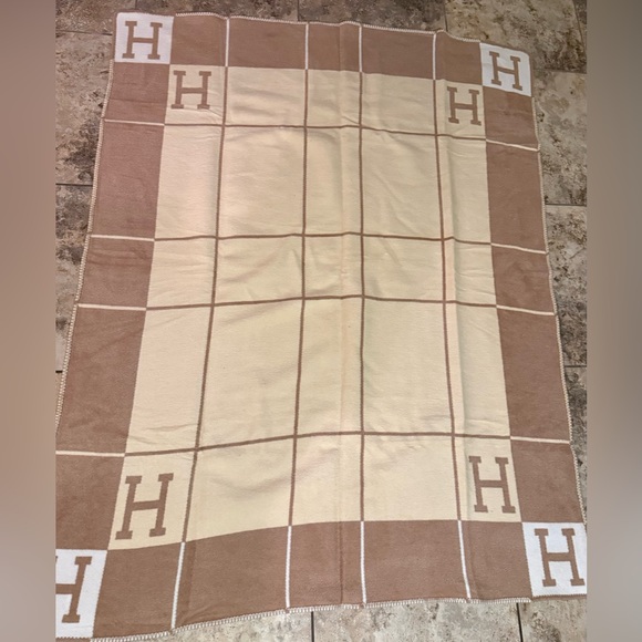 Hermès Avalon Throw Blanket - Camel / Ecru - Wool & Cashmere - Picture 3 of 6